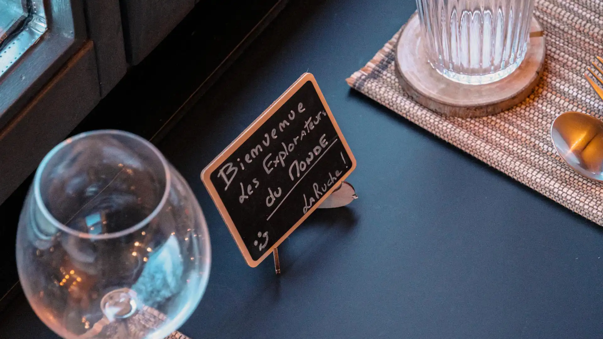 Tiny House La Ruche Brabant Wallon – Pancarte de bienvenue