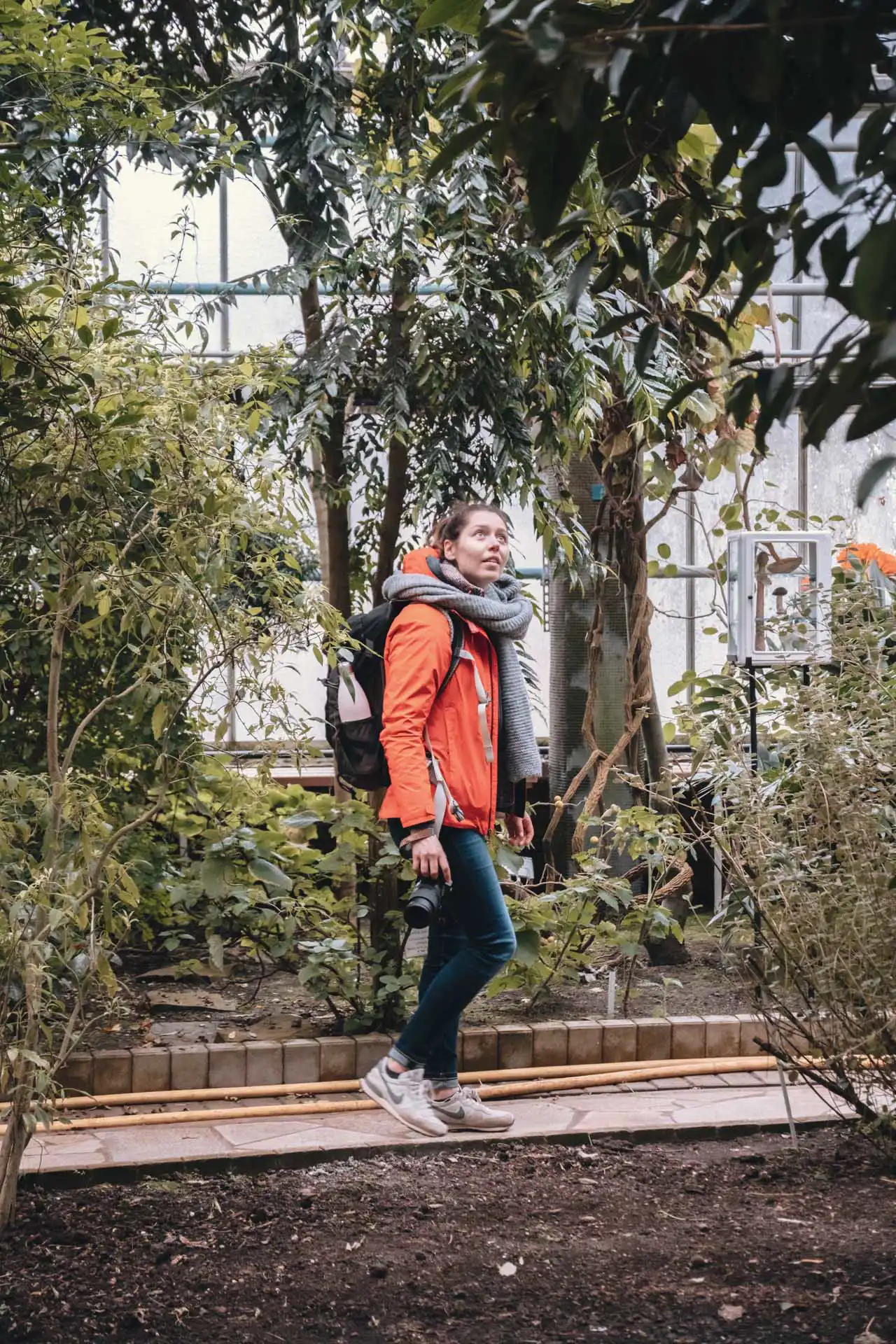 Estelle dans le jardin botanique