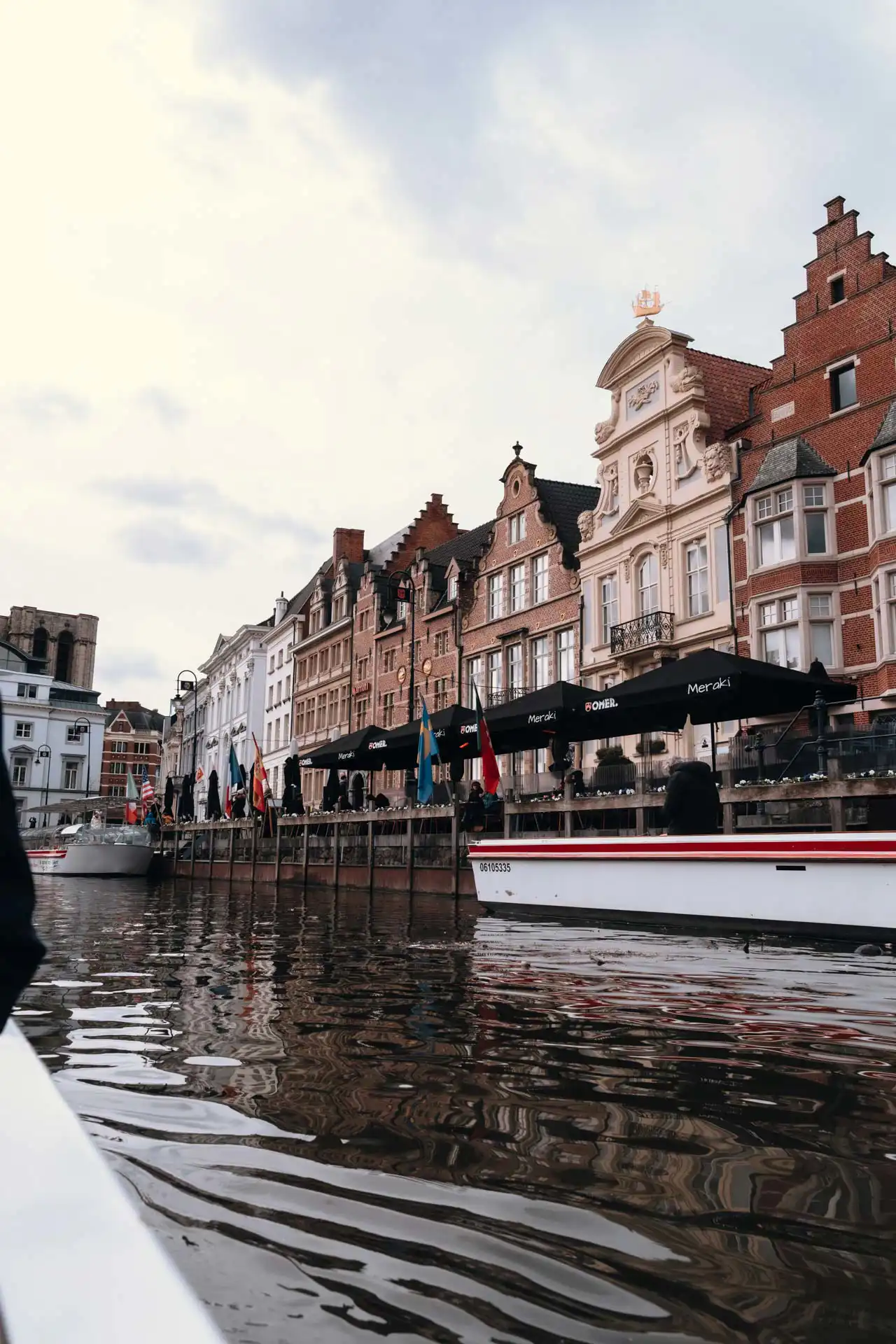 Vue depuis un bateau sur la Lys
