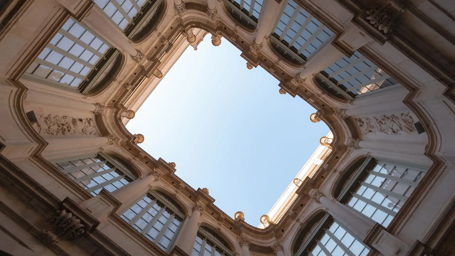 Cour intérieure du Palais de la Virreina à Barcelone