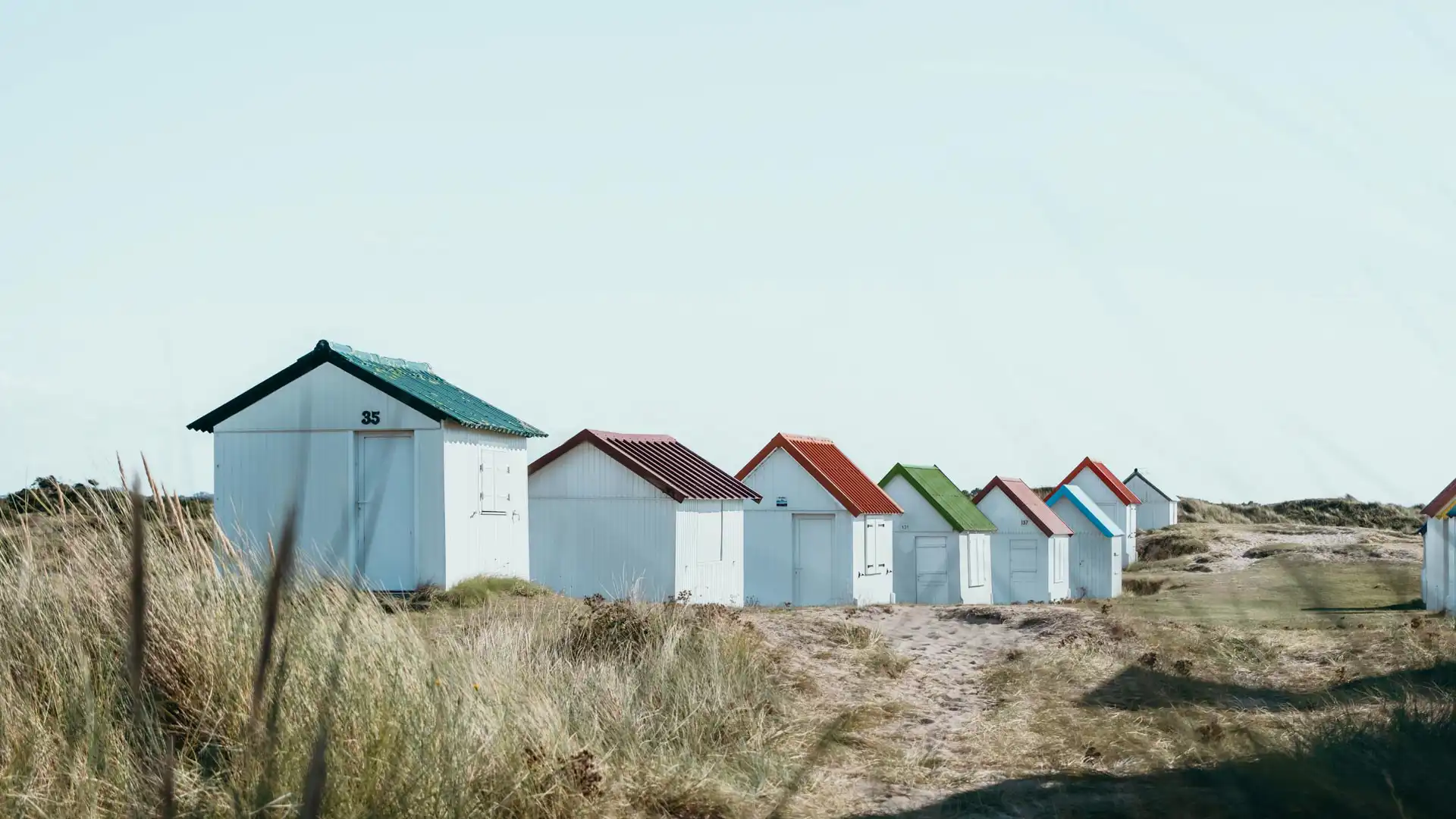 Cabine de plage de Gouville-sur-Mer dans la Manche en Normandie