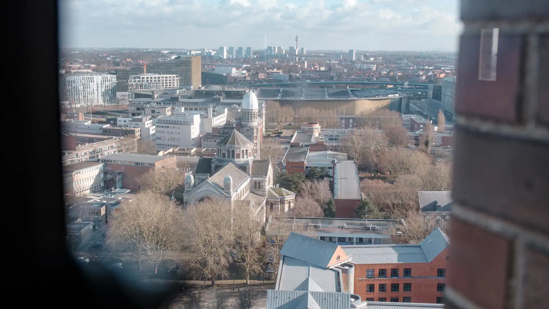 Eglise Saint-Sauveur depuis le Beffroi de l'hôtel de ville