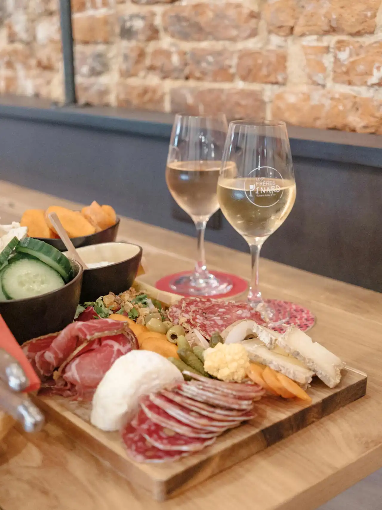 Les Frères Pinards - Bar à vins et épicerie spécialisée dans le Vieux-Lille