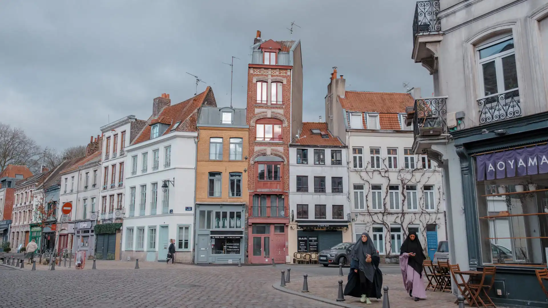Maison Haute à Lille - Maison très étroite et haute en briques rouges