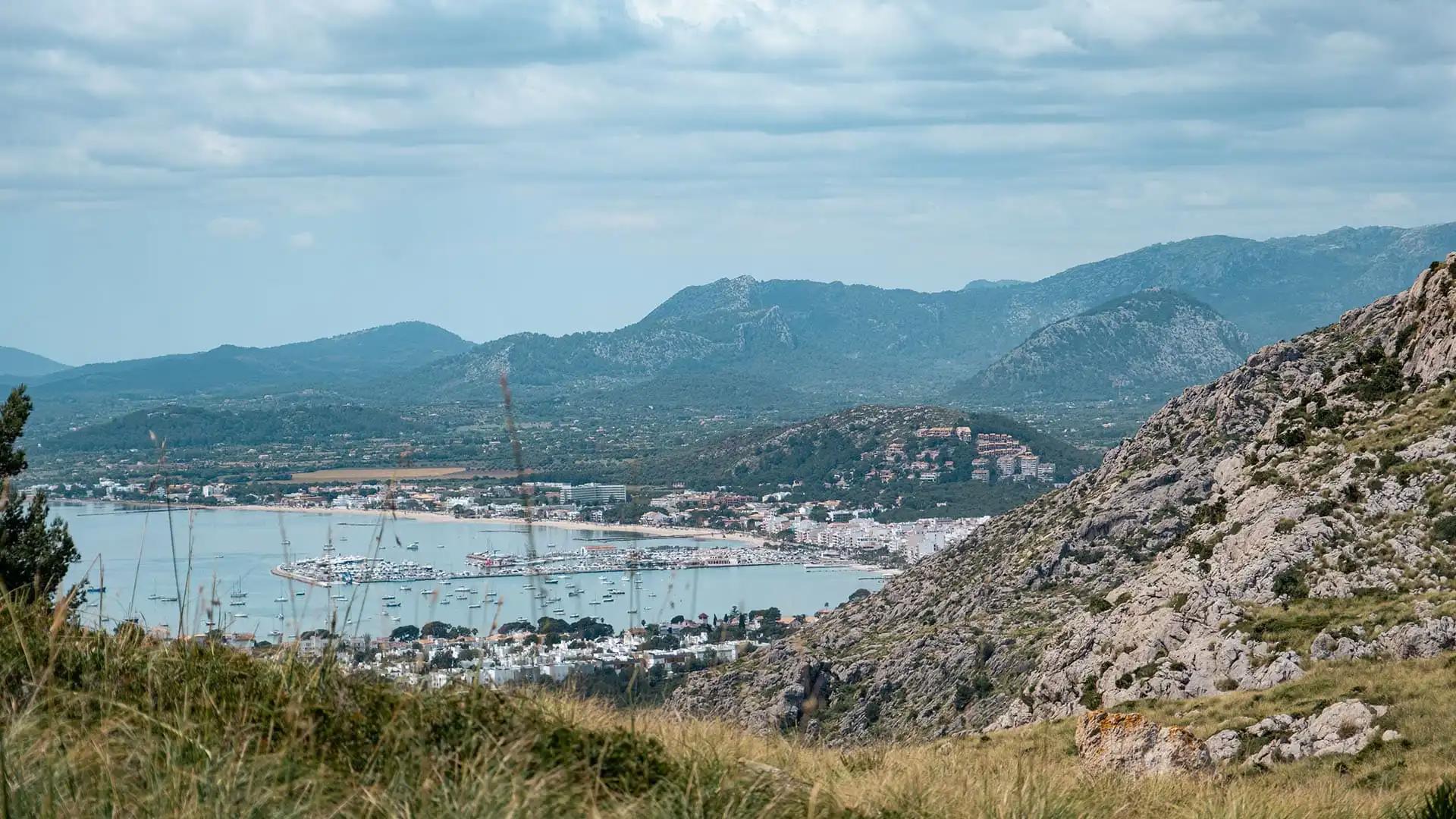 Baie de Pollença depuis le mirador d'es colomer