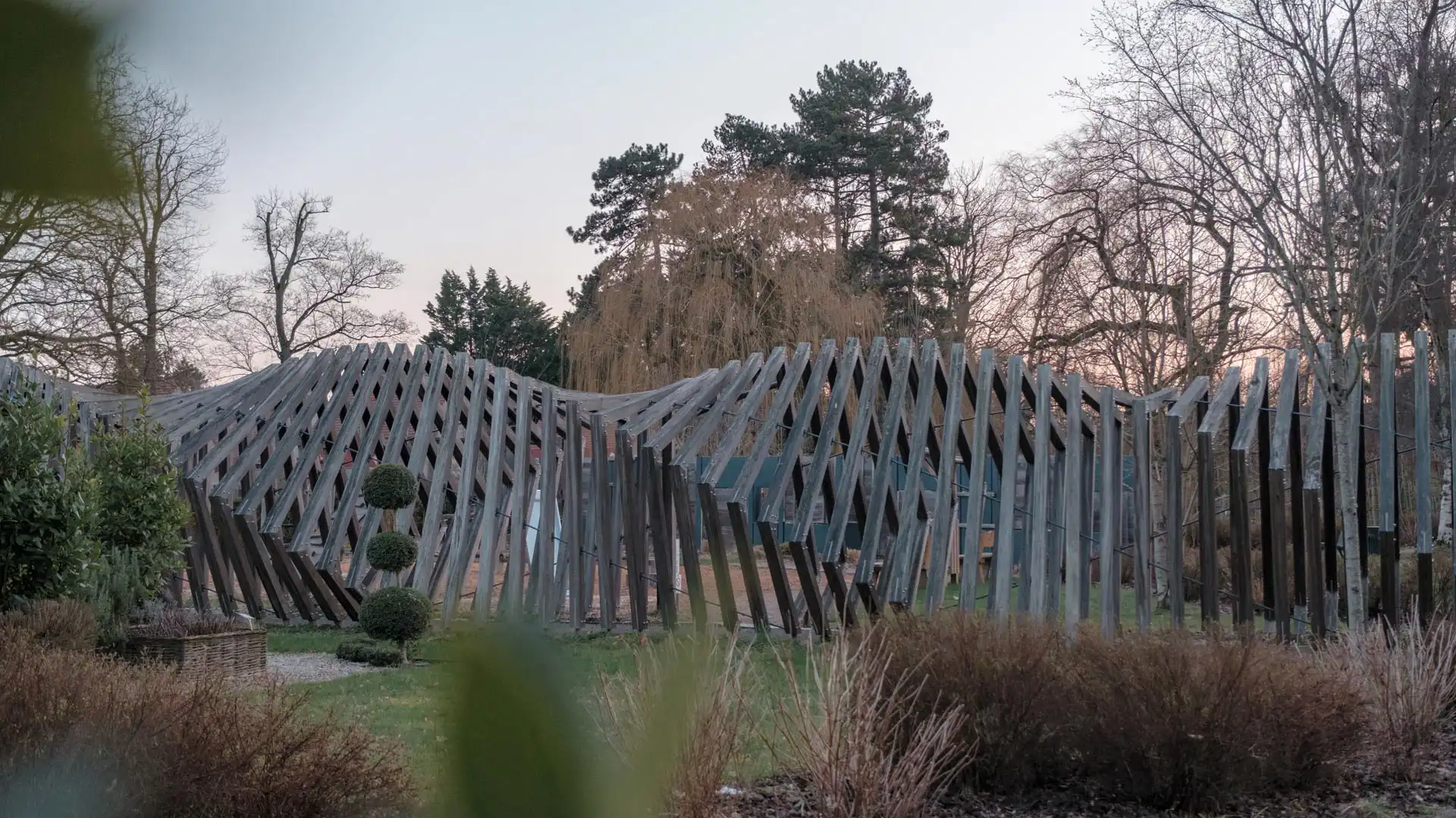 structure en bois jardins mallet-stevens