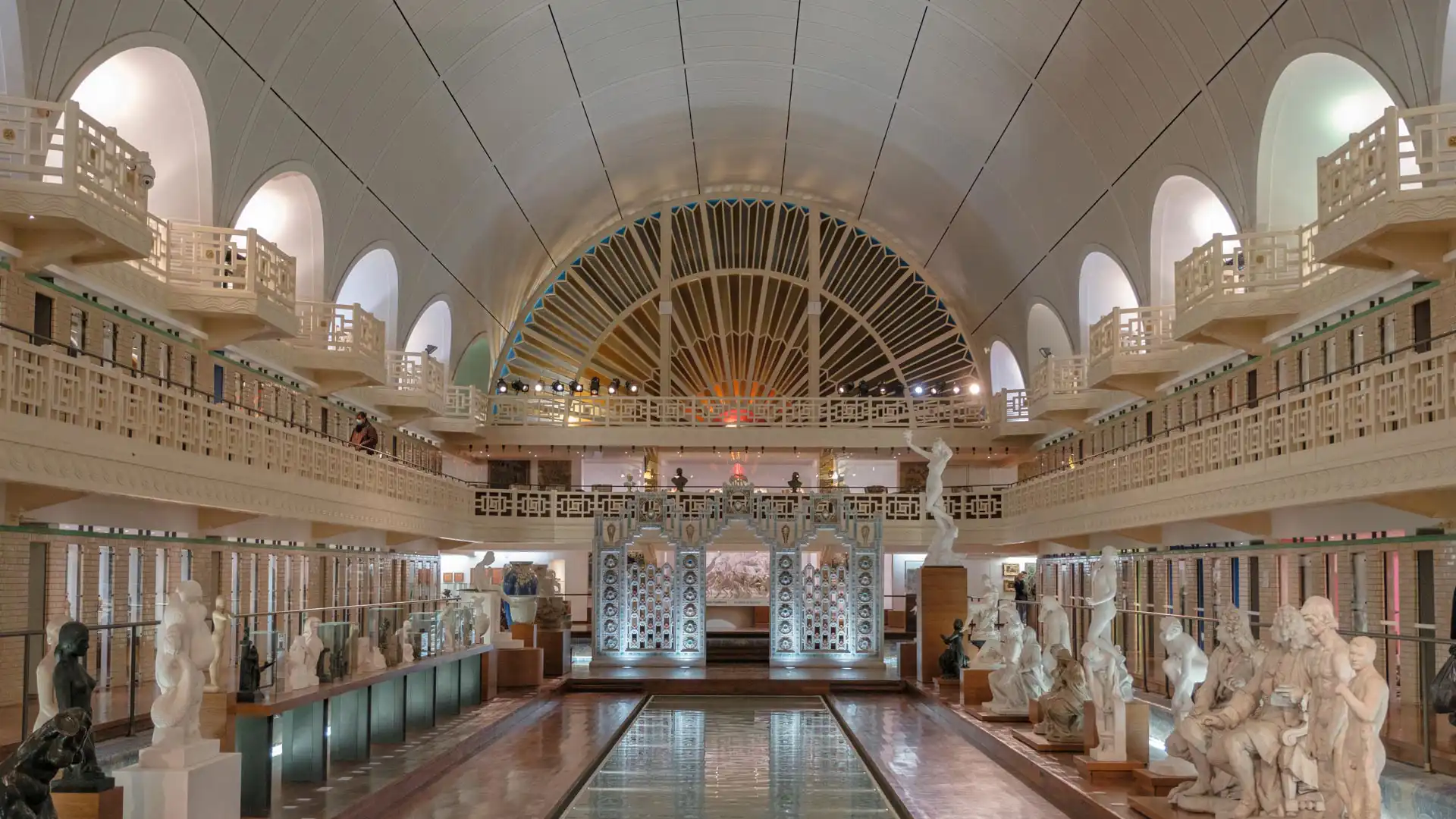 Ancienne Piscine Art Déco transformée en Musée