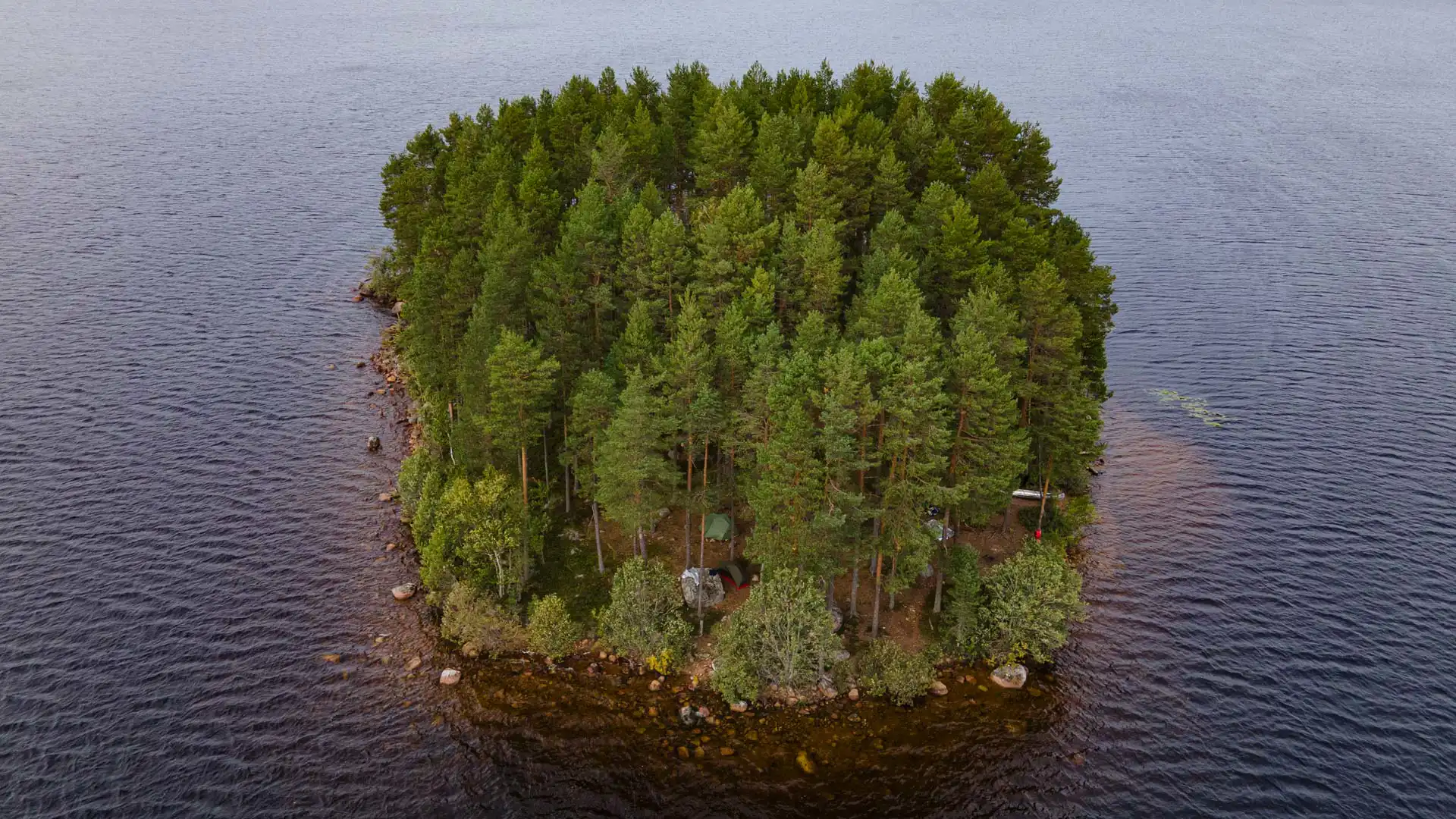 Ile de bivouac lors d'un canoe trip